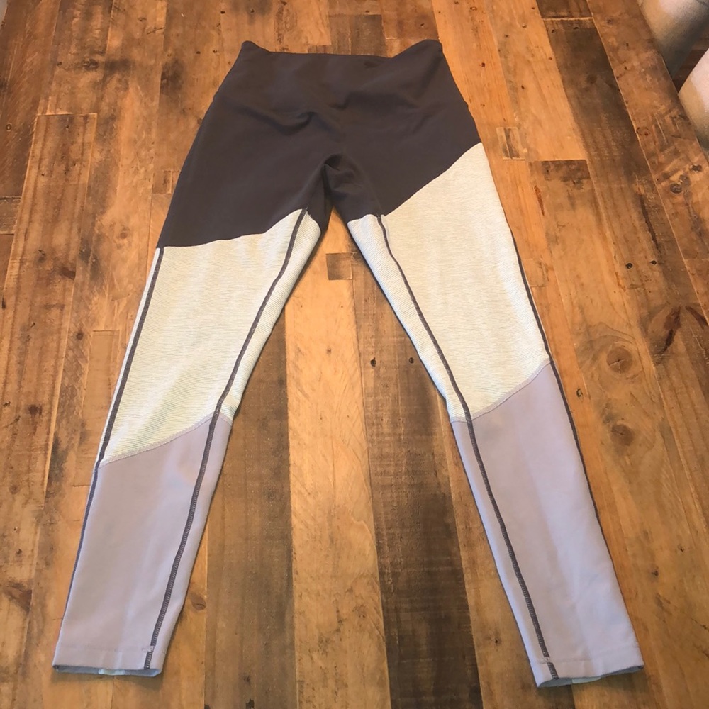 Zella small leggings stripe and mesh legs